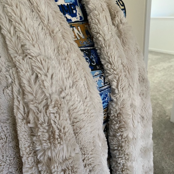 Fur vest - Picture 3 of 5